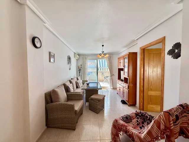 Ático con piscina comunitaria, Alicante, Torrevieja. 2 habitaciones | 63 m2 | A 100 metros del mar — 14