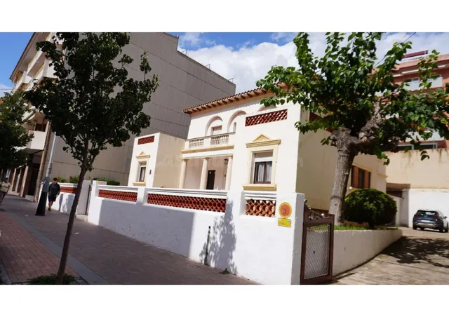 SOLAR EDIFICABLE EN CENTRO TORREDEMBARRA - foto 2
