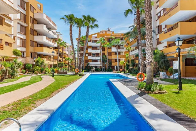 Apartamento en la Planta Baja con Encanto con Vista a la Piscina en Recoleta, Punta Prima — 19