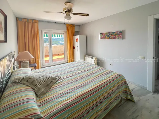 Apartamento con vistas al mar en la Cala de Benidorm — 12