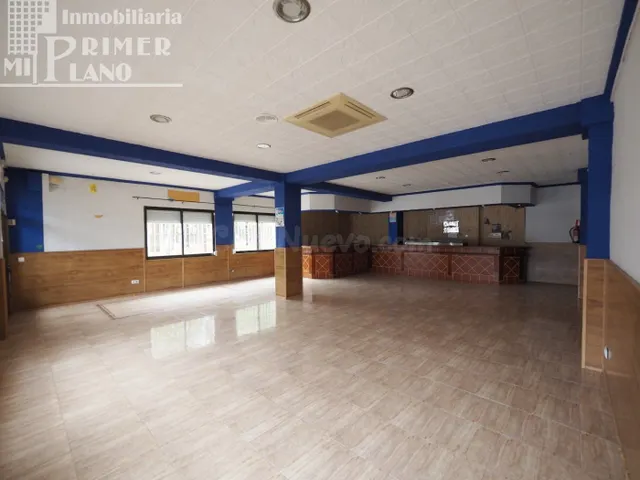 *¡OPORTUNIDAD EN ESQUINA! Inmueble con 1188m2 de parcela y 7 - foto 2