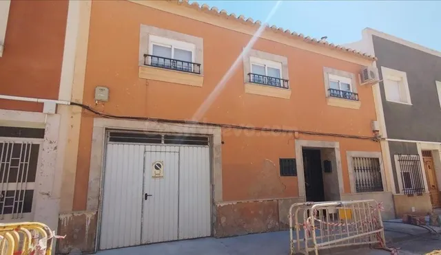 Se vende piso OKUPADO en Calle Triana Nº 22 Valdepeñas (Ciud