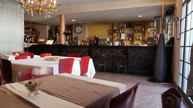 Local Comercial:  RESTAURANTE — 3