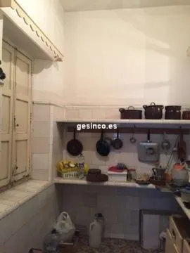 CASA SEÑORIAL CÉNTRICA CON PATIO, JARDÍN, PISCINA, BUHARDILLA.... — 10