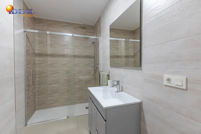 EXCLUSIVO PISO DE LUJO EN PLENO CENTRO DE GRANADA — 32