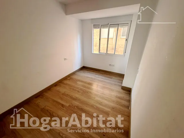 REFORMADO CON 4 DORMITORIOS Y BALCÓN — 32