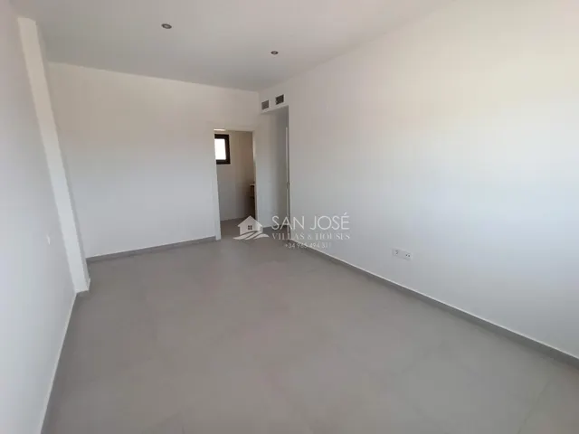 Se vende Villa con piscina en Cañada de la Leña — 30
