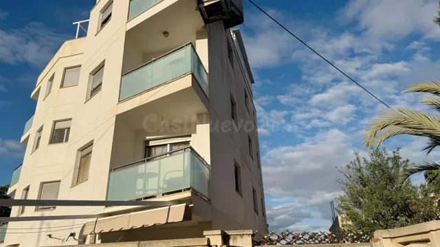 APARTAMENTO CON GRAN TERRAZA EN PLAYA DE MUCHAVISTA, A UN PA - foto 5