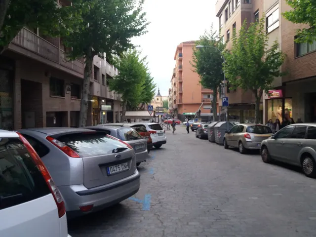 ALQUILER.-.GARAJE.-.CALLE MORILLO.-.24 METROS.- — 27