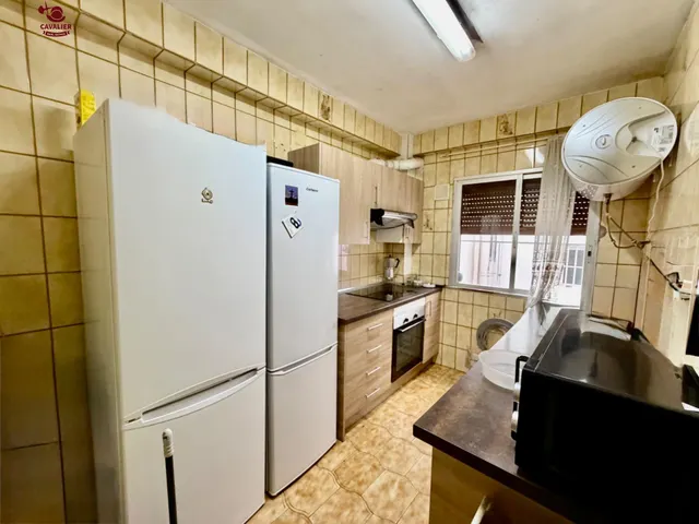 Piso exterior de 88m2 con 4 dormitorios para REFORMA INTEGRAL, con soleado salon comedor con acceso directo a una luminosa terraza exterior y cocina con tendedero,. — 23