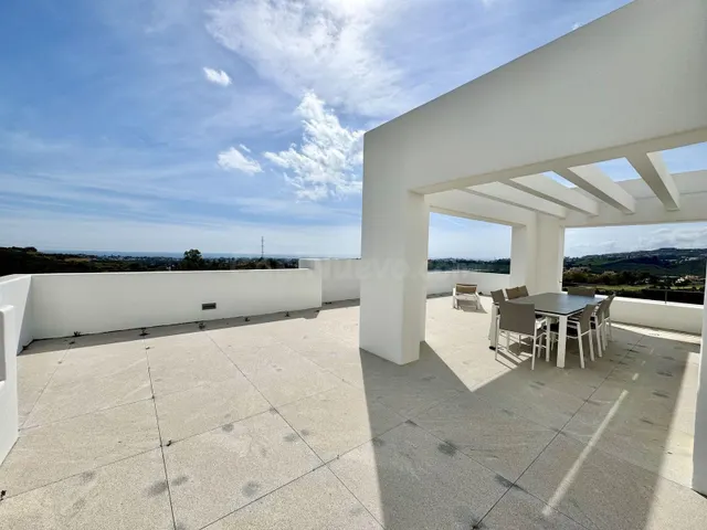 Ático de 2 Dormitorios en Venta en Los Arqueros, Benahavís - foto 2