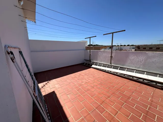CASA EN LA PUEBLA DE CAZALLA — 36
