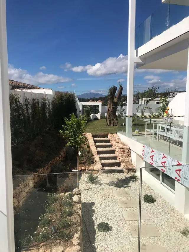 Villas urbanas en Marbella con magnificas vistas al mar. — 28