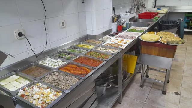 Tu próximo negocio puede empezar aquí: local equipado en Alm - foto 2