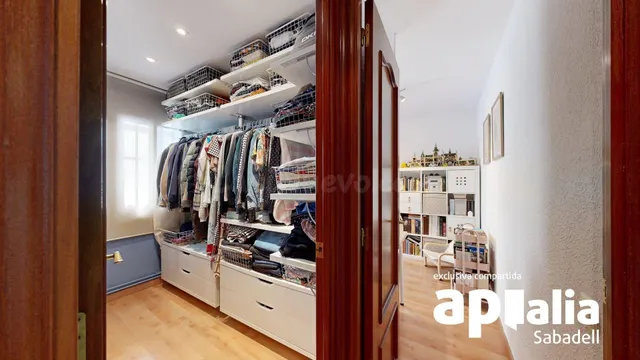 Piso reformado de 4 habitaciones con balcón y mucha luz en v - foto 3