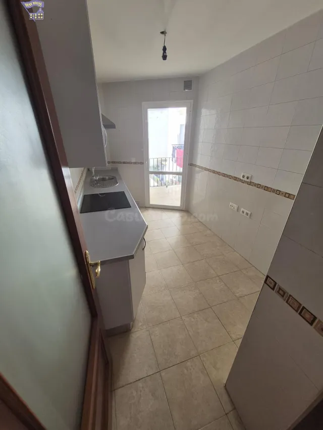SE VENDE PISO EN ZONA DEL PORTICHUELO - foto 4