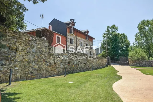 FABULOSA CASA DE PIEDRA TOTALMENTE REFORMADA — 2