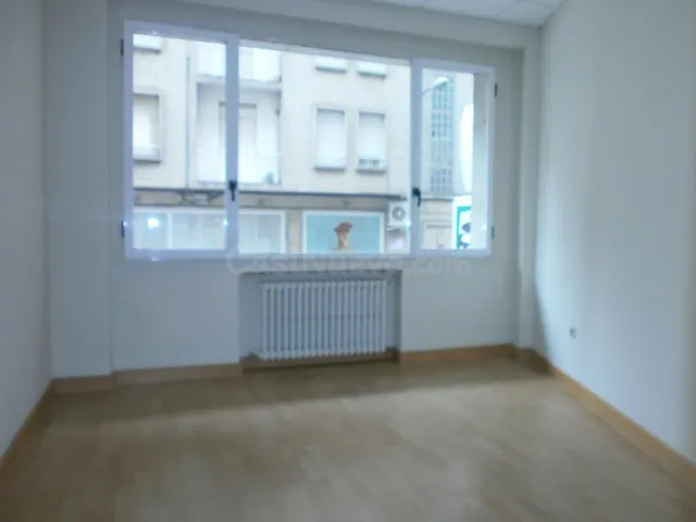 Oficina de nueva construcción en alquiler