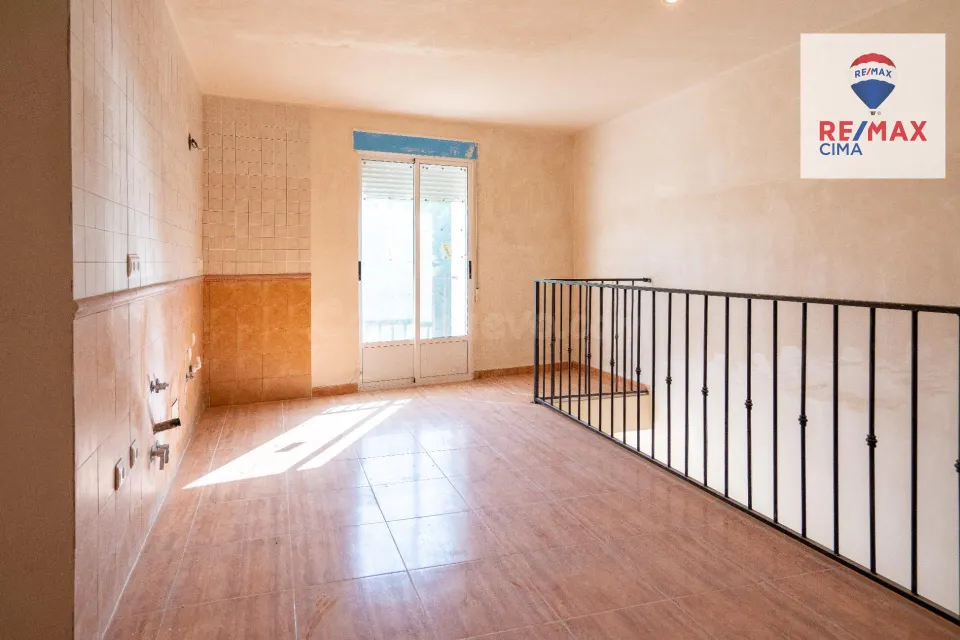 DOS CASAS MAS PARCELA DE 900  METROS