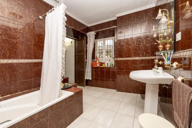 FABULOSA CASA EN EL CENTRO DE ALHENDIN — 35