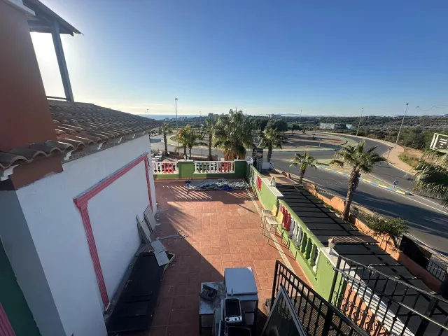 AMPLIO LOCAL COMERCIAL DE DOS PLANTAS EN ORIHUELA COSTA — 13