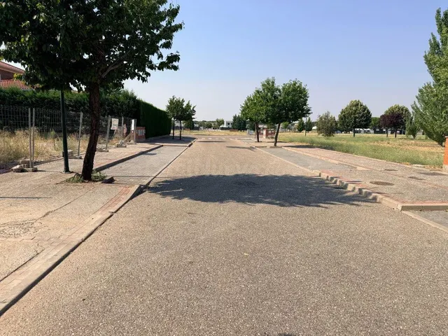¡OPORTUNIDAD EN LA EXCLUSIVA URBANIZACIÓN "EL BOSQUE REAL"!  - foto 2