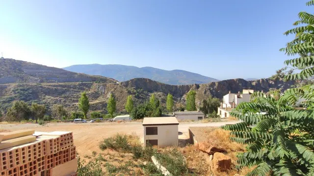 PARCELA URBANA EN LANJARON — 11