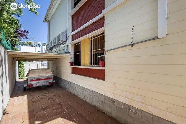 Chalet Exclusivo en Camino Bajo de Huétor — 34
