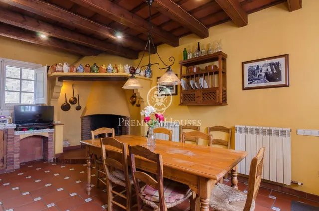 Masía céntrica en venta en Orrius, con negocio en funcionamiento (hostelería) — 16