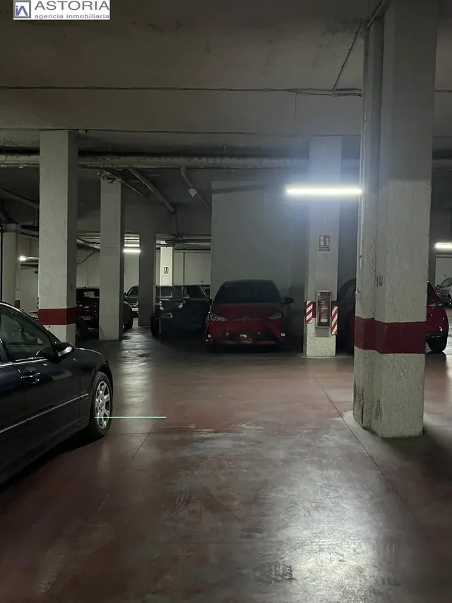 Piso sin amueblar con plaza de garaje junto a los Mondragones — 19