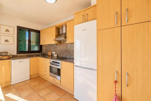 Ático dúplex de 80 m2 con terraza privada y vistas al mar en la Colònia de Sant Jordi — 8