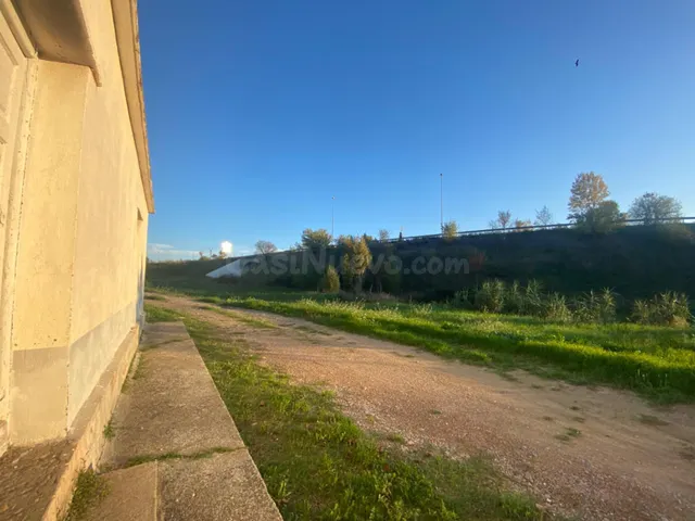 Preciosa finca cerca de Huesca con terreno - foto 5