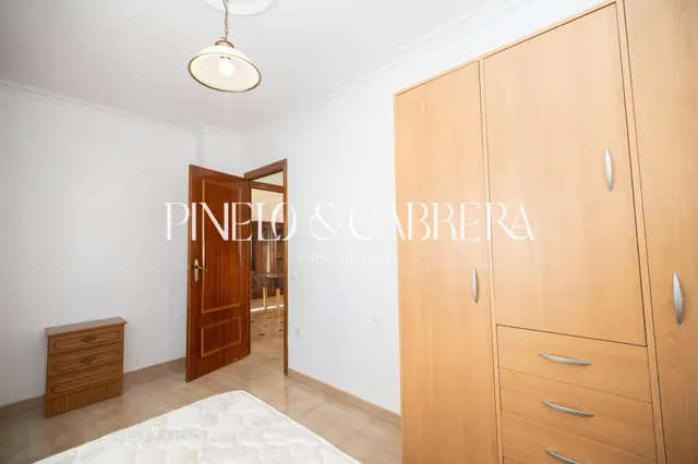 Piso en venta con terraza y ascensor en calle madrid — 39