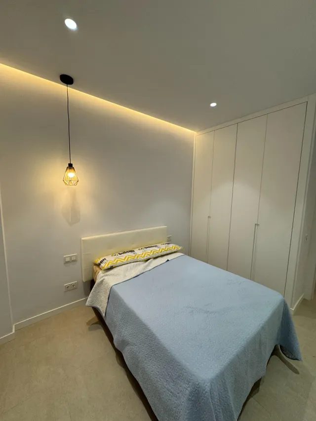 APARTAMENTOS MODERNOS E INDEPENDIENTES TOTALMENTE REFORMADOS — 22