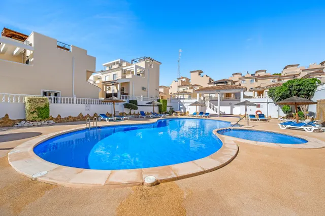 Casa 3 habitaciones en venta - Pueblo — 35