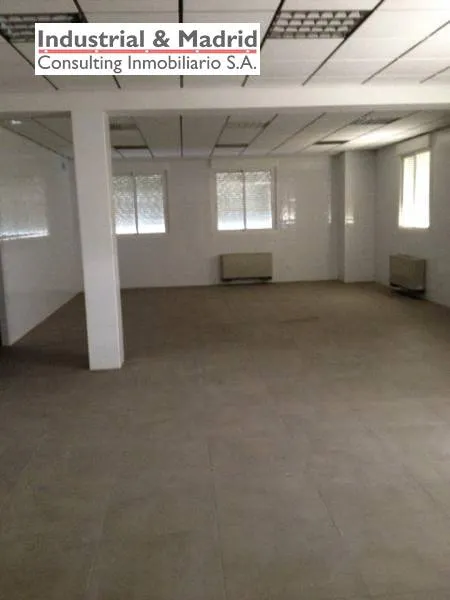 VENTA DE NAVE INDEPENDIENTE EN LOECHES — 8