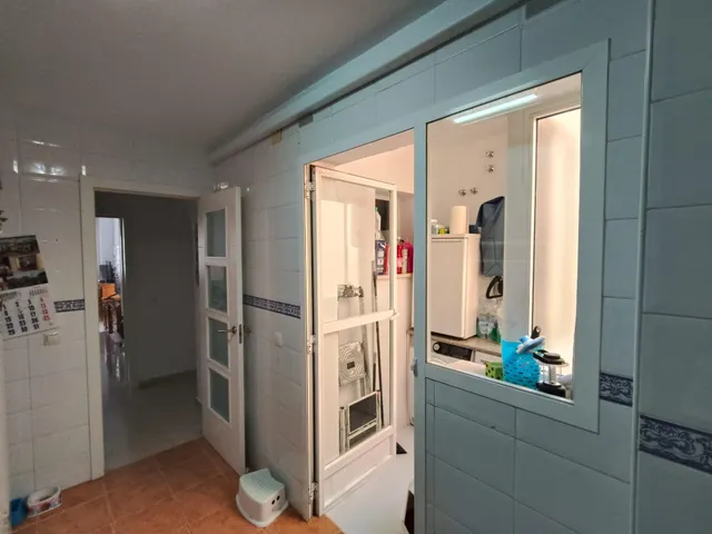 ¡Ideal para familias! Piso de 3 dormitorios con terraza, piscina y jardines en Torremolinos — 22