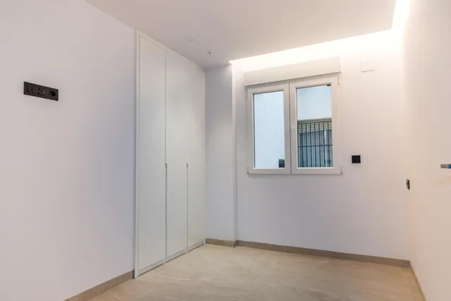 Apartamento totalmente reformado a estrenar frente a la Plaza del Teatro de Torrevieja — 36