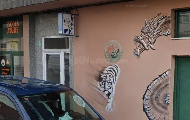 SE VENDE local comercial OKUPA en C CL VICENTE RISCO,6 Melid - foto 3