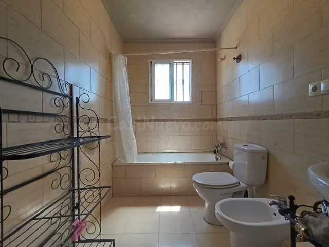 Se vende chalet /monovar / listo para vivir / arboles frutales — 23