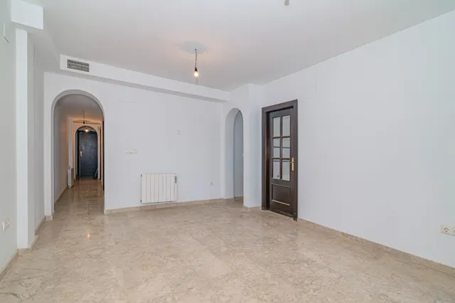 PISO CENTRICO EN LA ZUBIA — 11