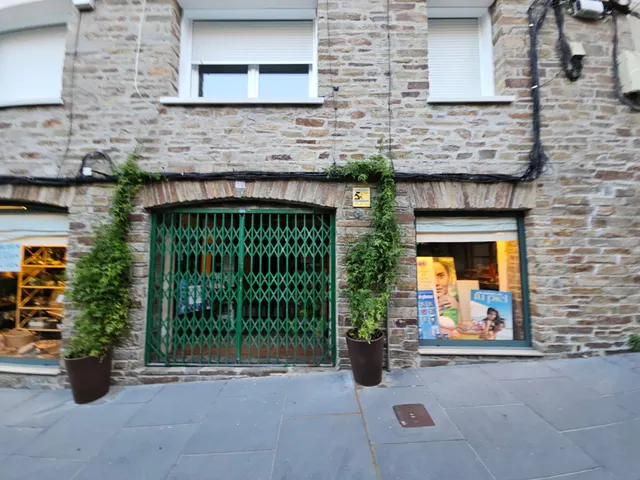 SE VENDE LOCAL COMERCIAL EN EL ENSANCHE DE SANTIAGO — 18
