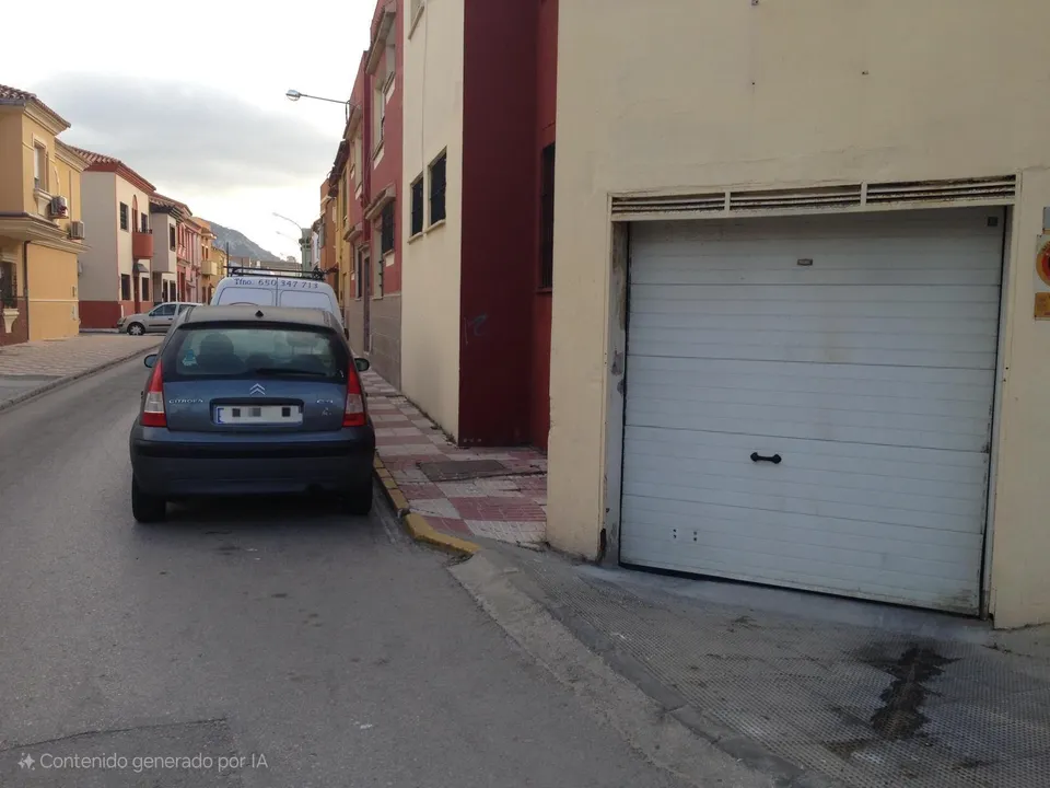 PLAZA DE GARAJE EN LA ZONA DE HUERTA FAVA - SANTIAGO