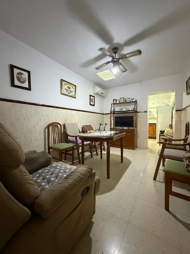 Casa en venta en La Puebla del Río – Vivienda en planta baja con patio y azotea. — 5