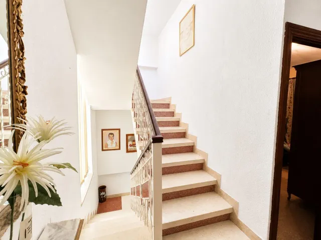 CASA CON GRAN POTENCIAL — 20