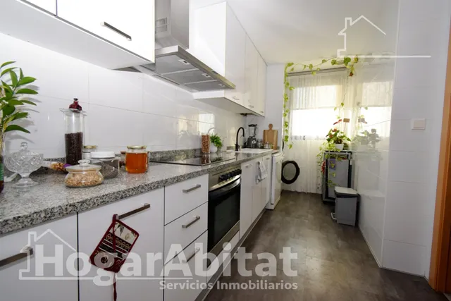 REFORMADO Y MUY BONITO CON BALCÓN Y GARAJE - foto 3