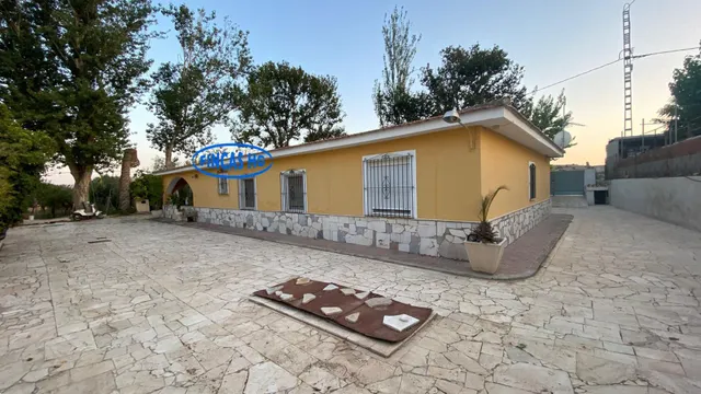 Típica casa tradicional de campo situada sobre terreno URBANO!  de 3900m2 — 12