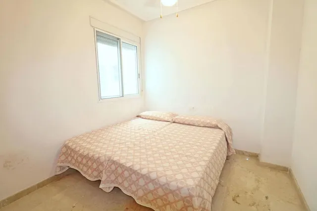 Apartamento de 2 dormitorios en Torrevieja, Alicante (Costa Blanca) — 5