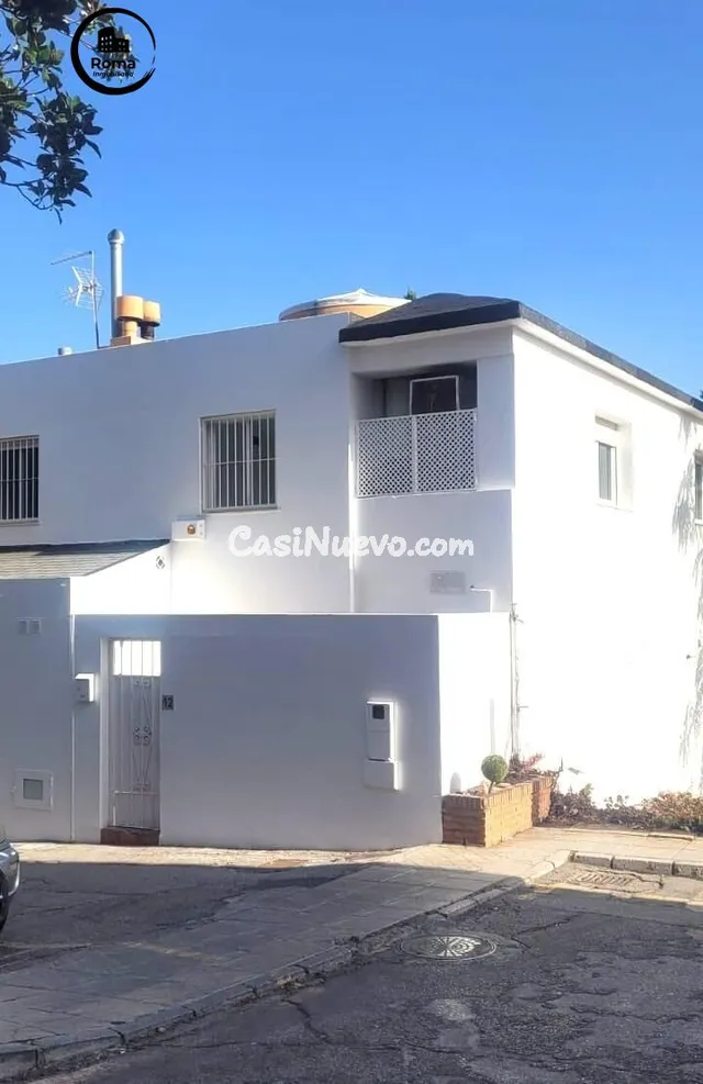 Exclusivo chalet en Urbanización El Serrallo