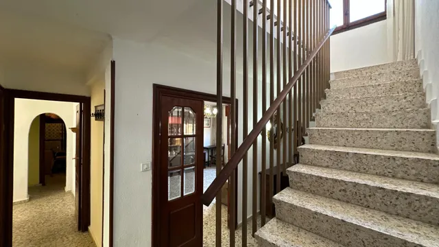 ¡Una casa con jardín, terraza y un sinfín de posibilidades en el corazón de Borja! — 44